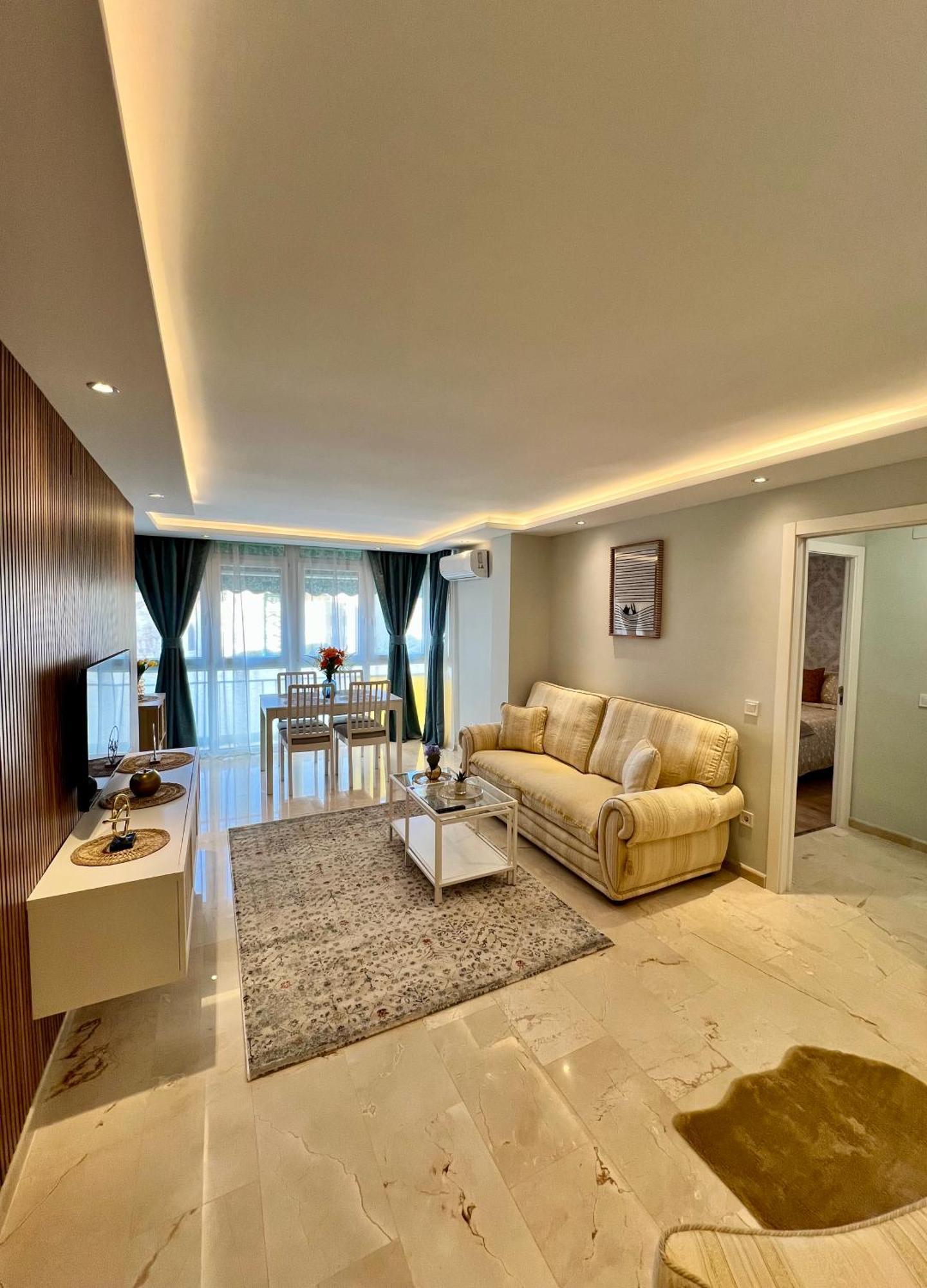 Apartamentos Prestige Suites Malaga IV Kültér fotó
