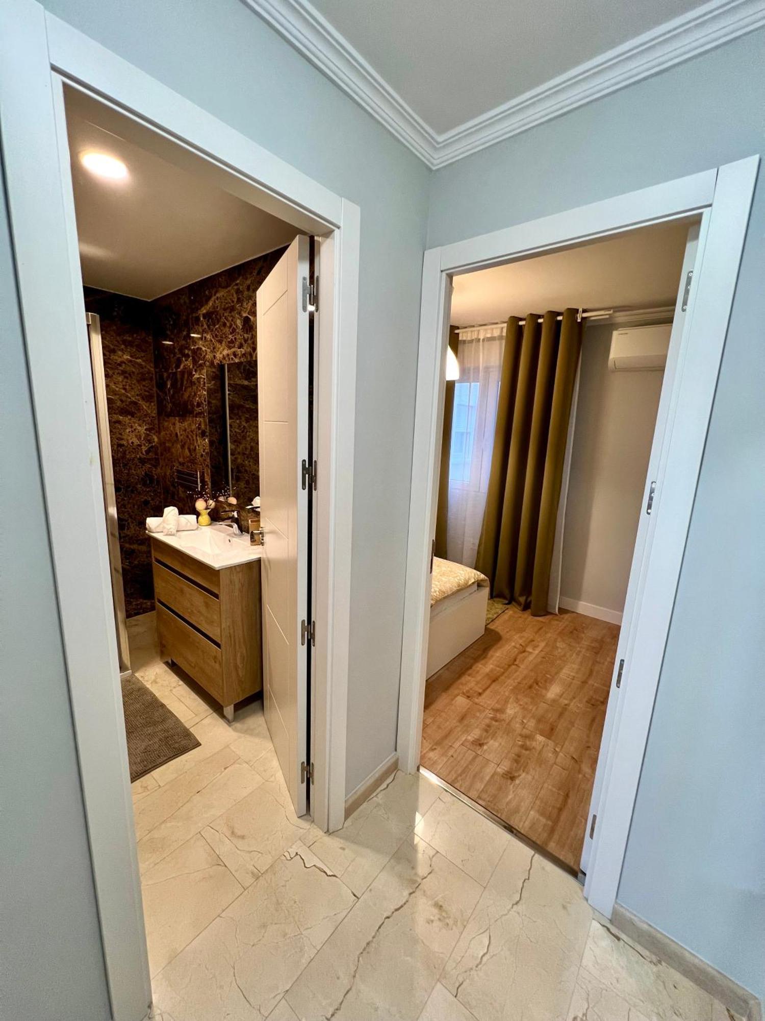 Apartamentos Prestige Suites Malaga IV Kültér fotó