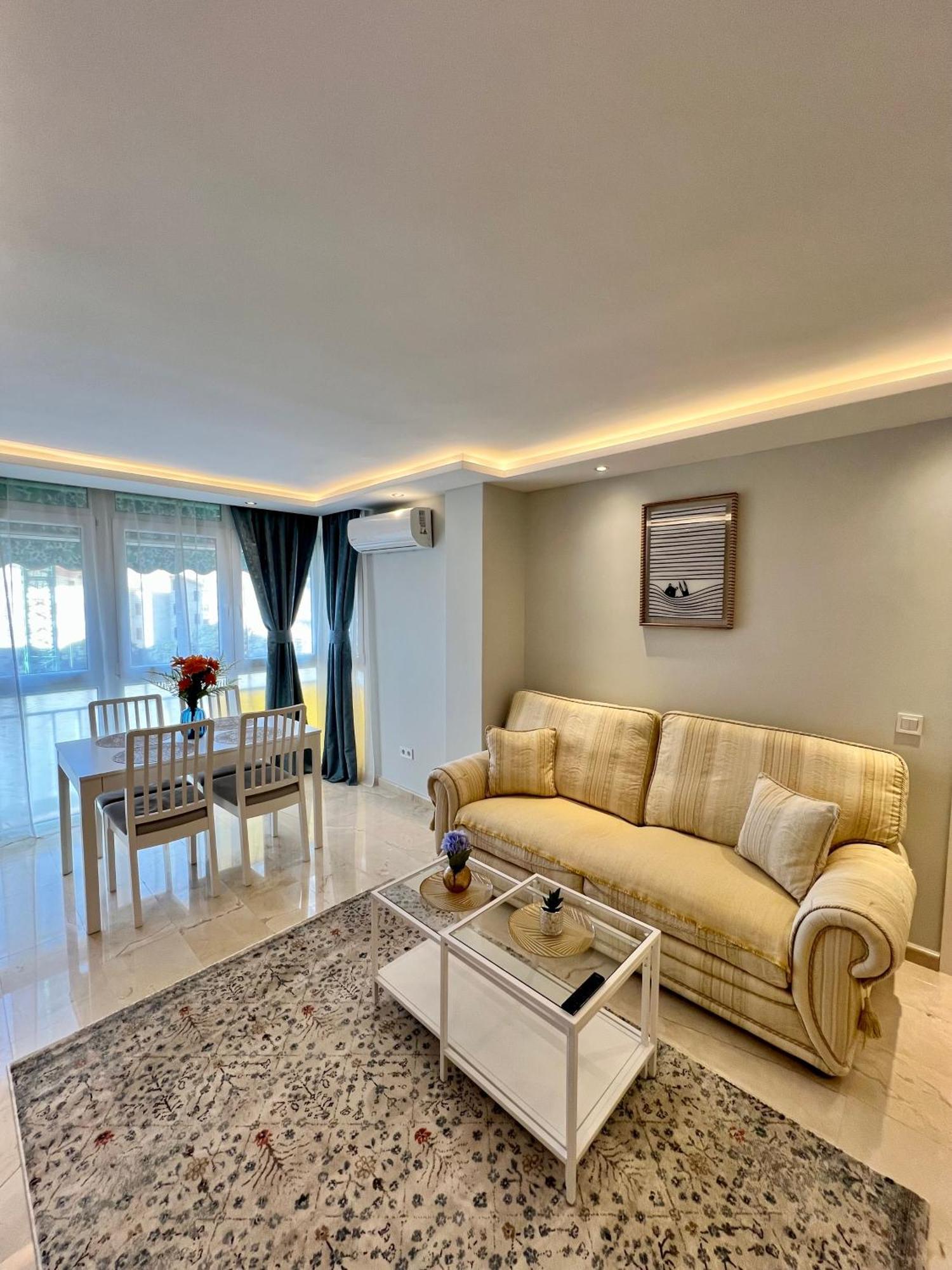 Apartamentos Prestige Suites Malaga IV Kültér fotó