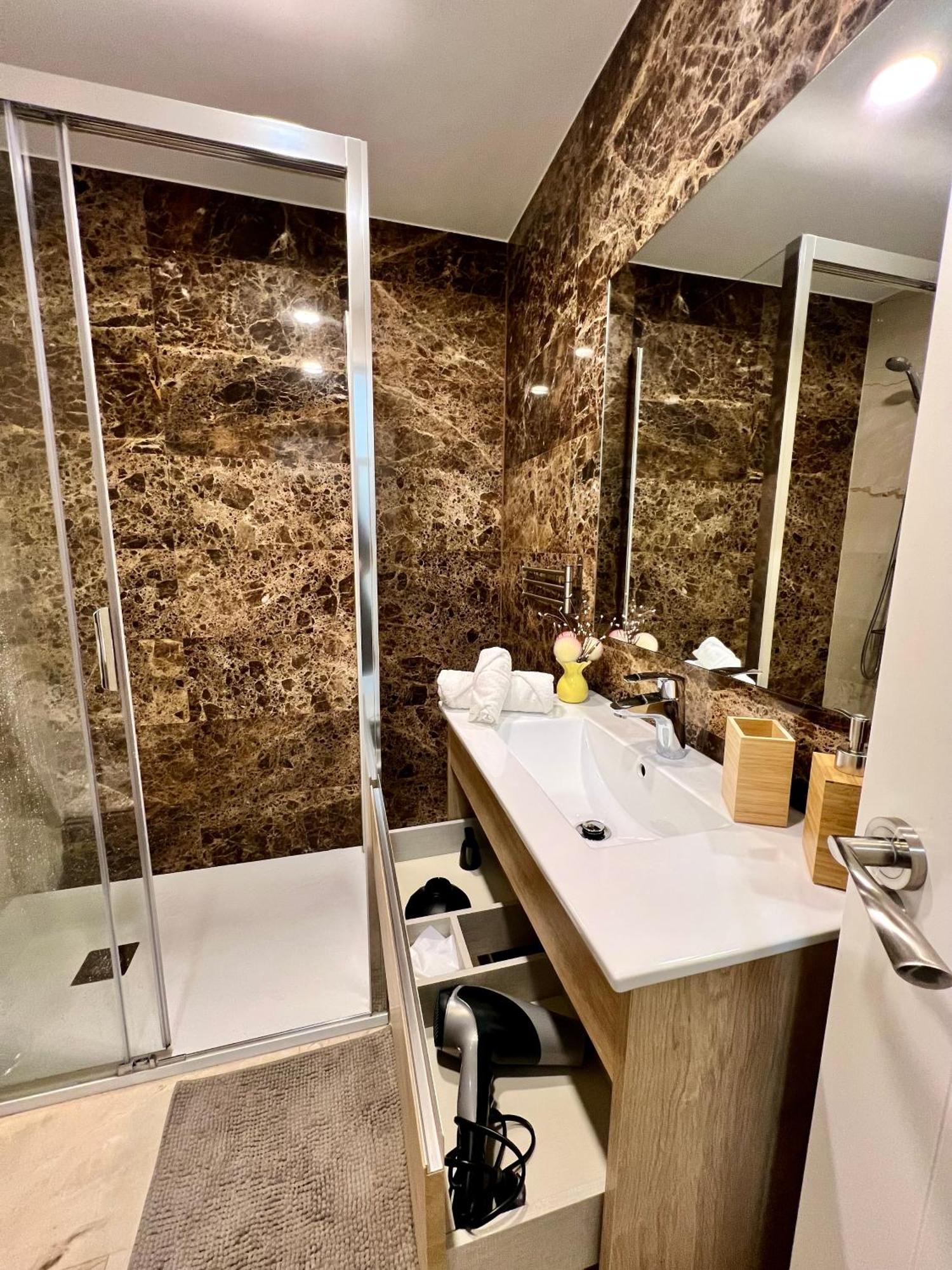 Apartamentos Prestige Suites Malaga IV Kültér fotó