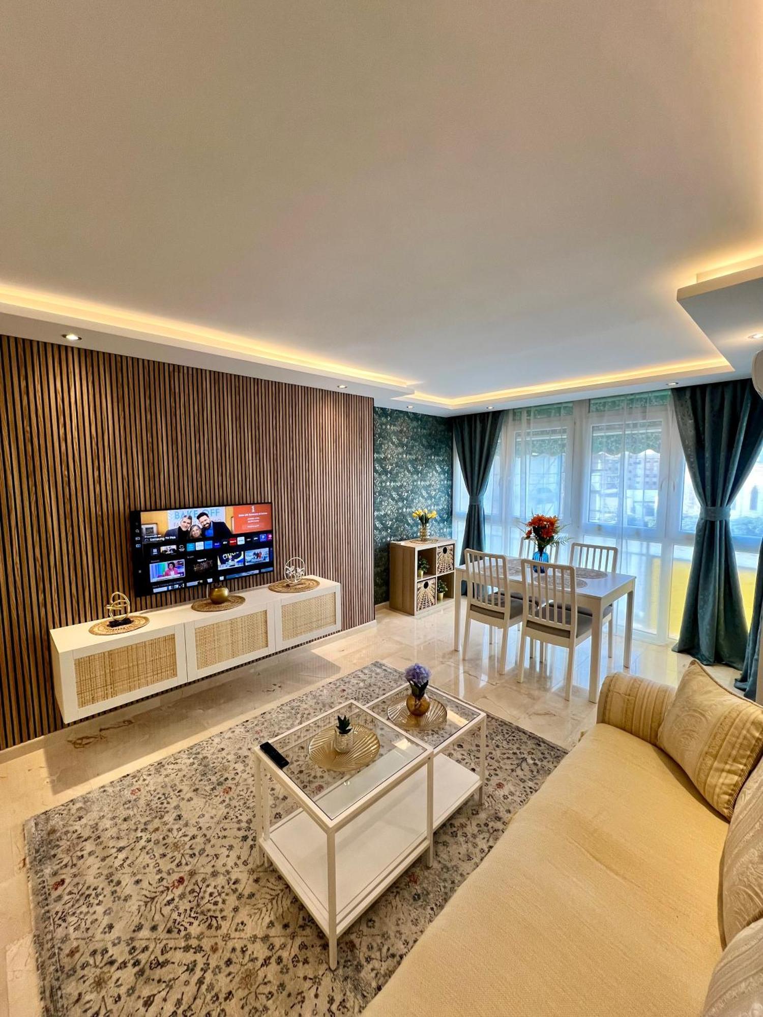Apartamentos Prestige Suites Malaga IV Kültér fotó